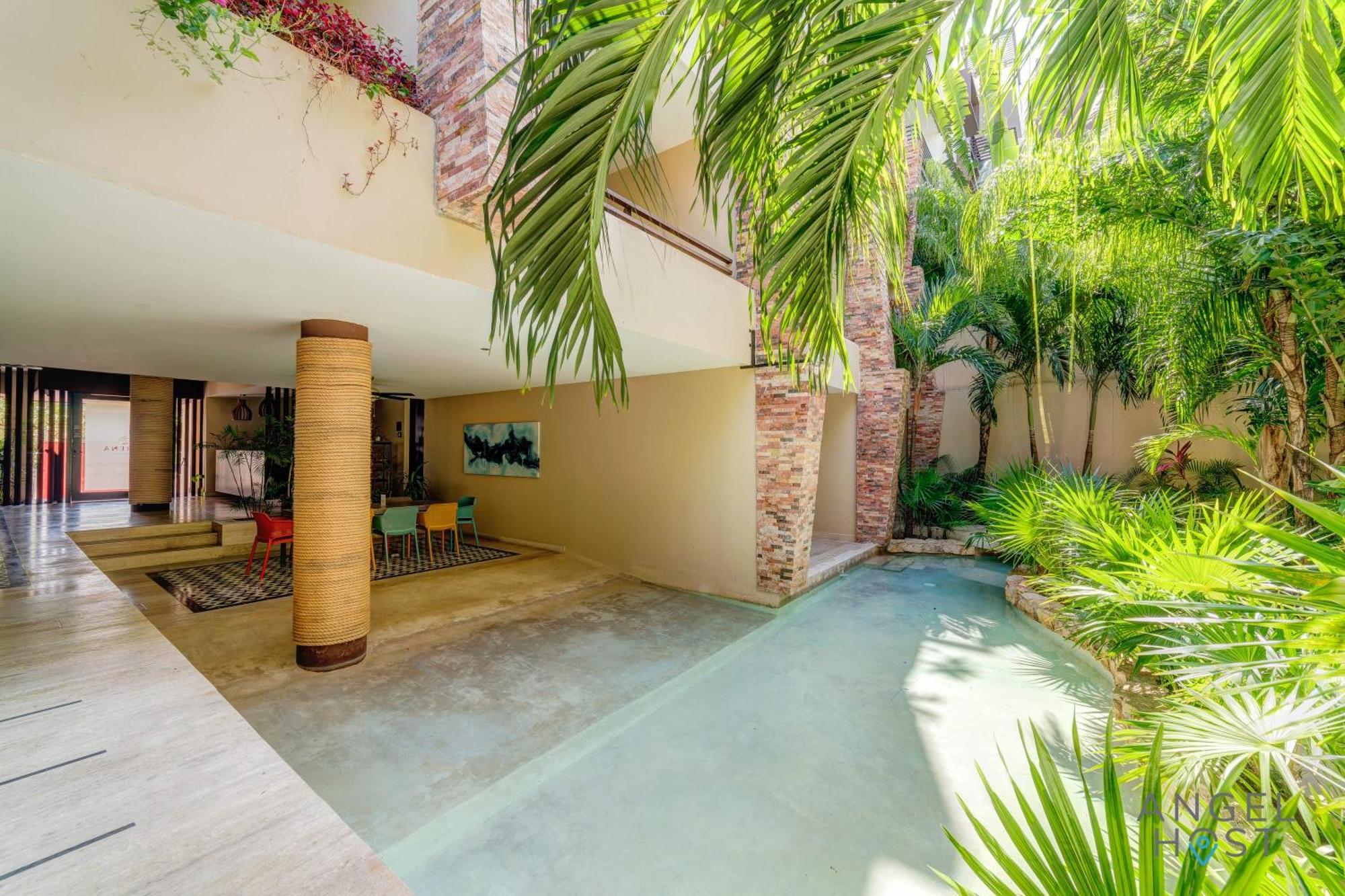 Sunlit 2 Pools Bbq Gym 5th Ave 4 Blocks Holiday home *